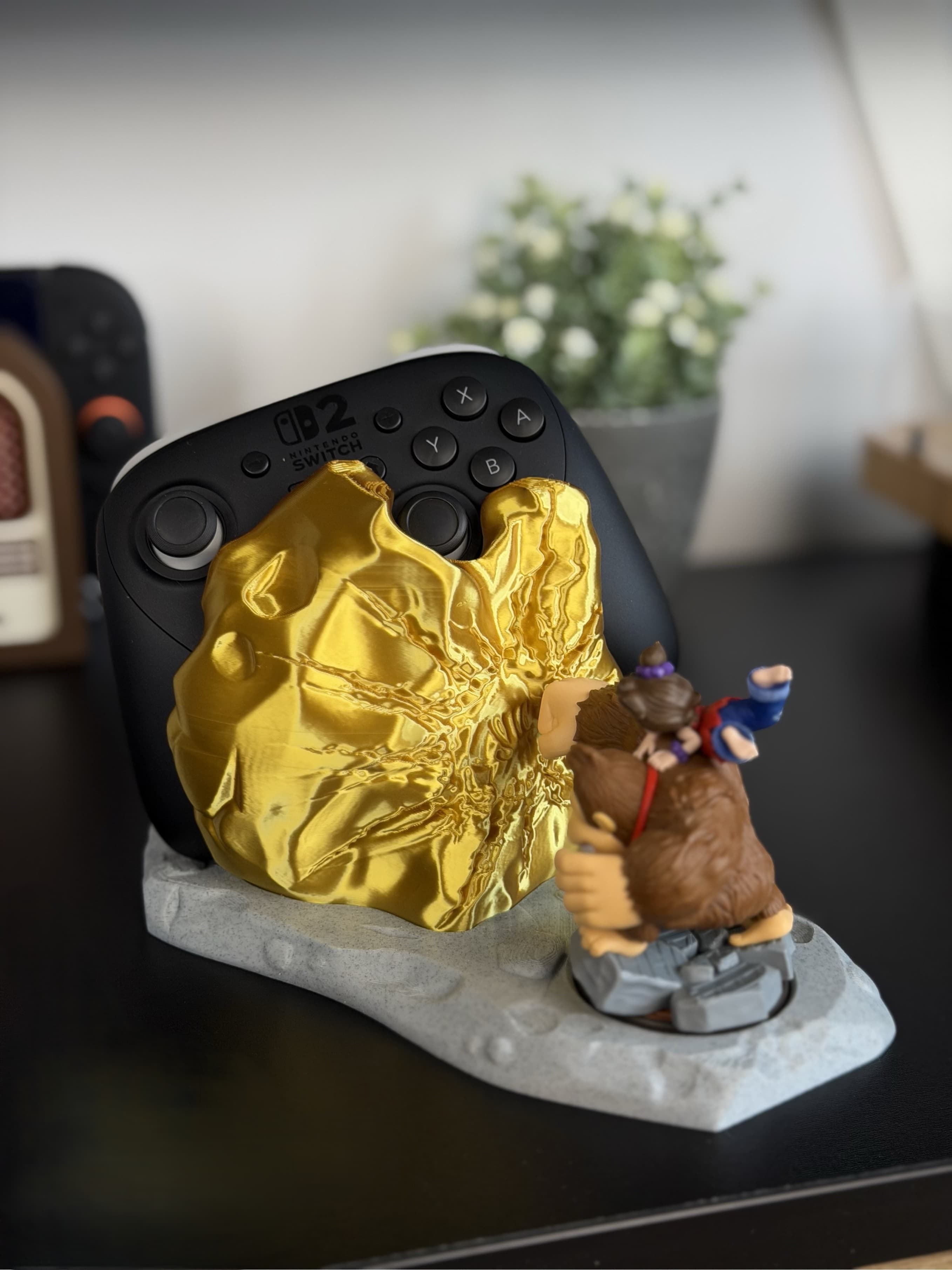 Gold Nugget Controller Stand - Donkey Kong Edition (Amiibo & Pro Controller Holder)