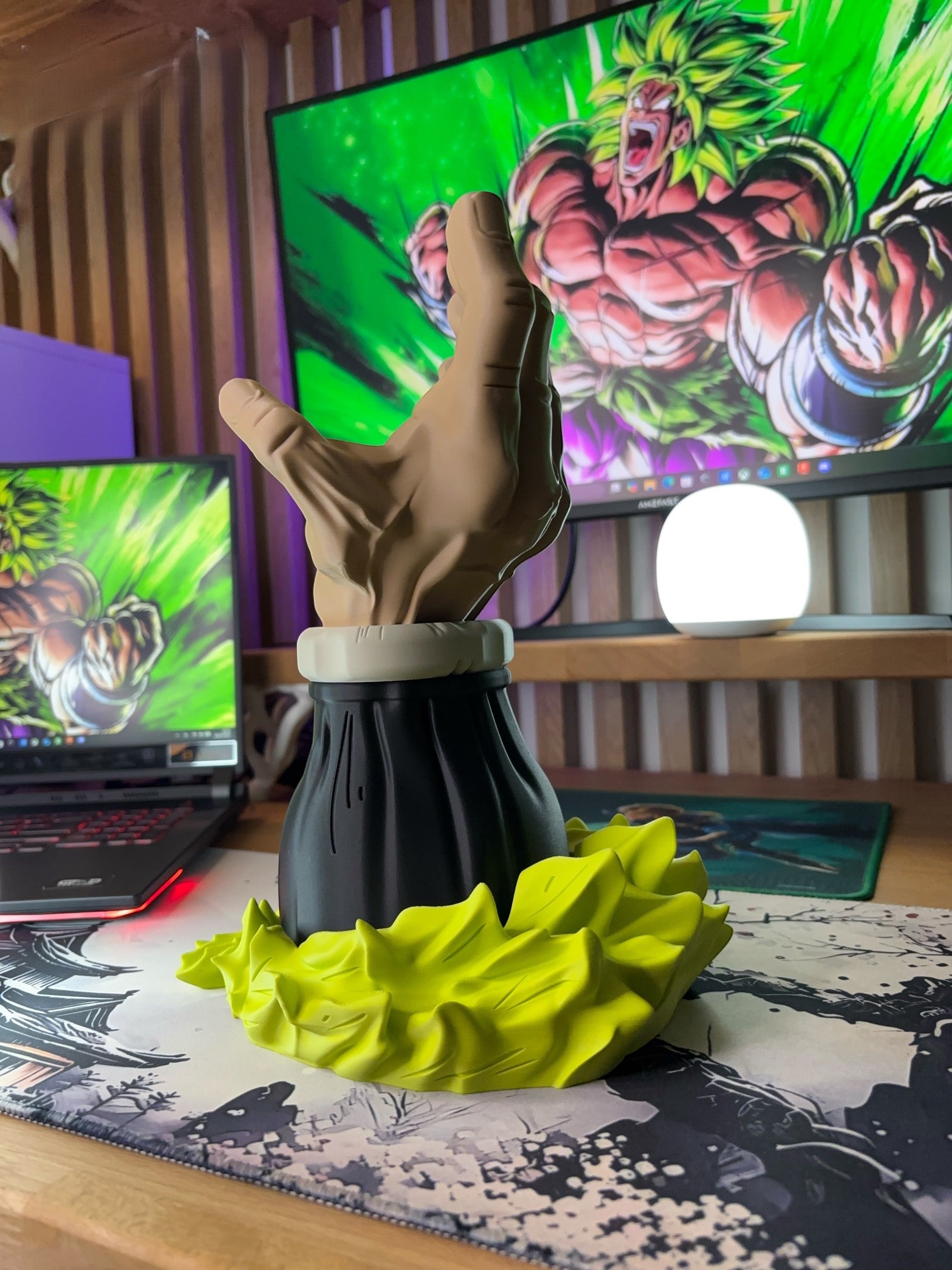 Broly Super Saiyan Controller Holder – Dragon Ball Z Gaming Stand – Goku Vegeta Inspired PS5 Xbox Display Dock