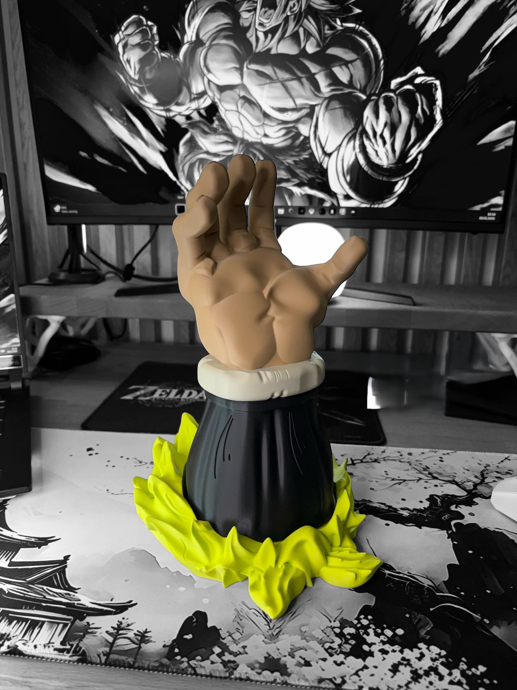 Broly Super Saiyan Controller Holder – Dragon Ball Z Gaming Stand – Goku Vegeta Inspired PS5 Xbox Display Dock