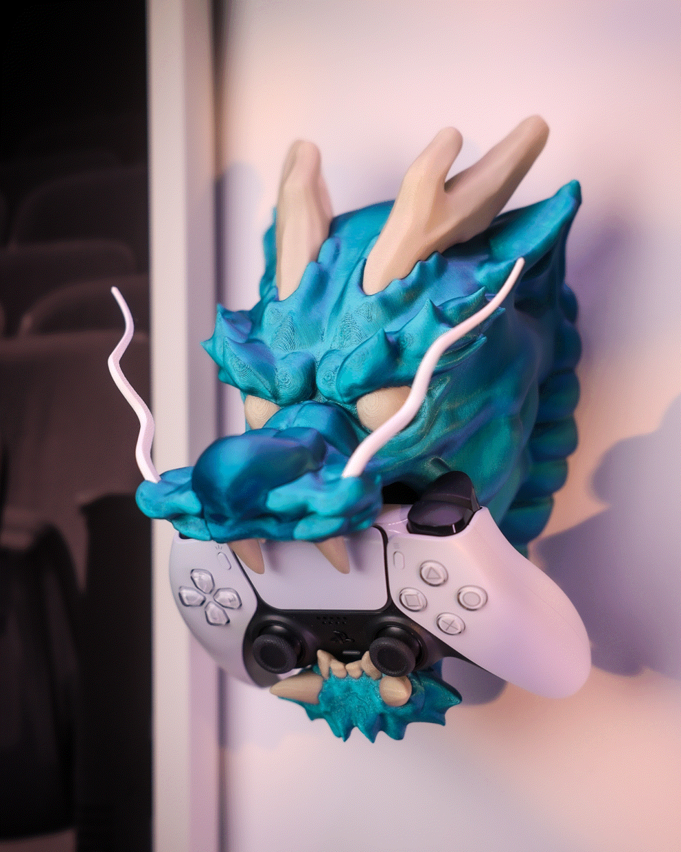 Dragon Controller Stand - Epic Gaming Holder for Xbox, PlayStation, Nintendo & PC Controllers - Fantasy Gamer Room Decor