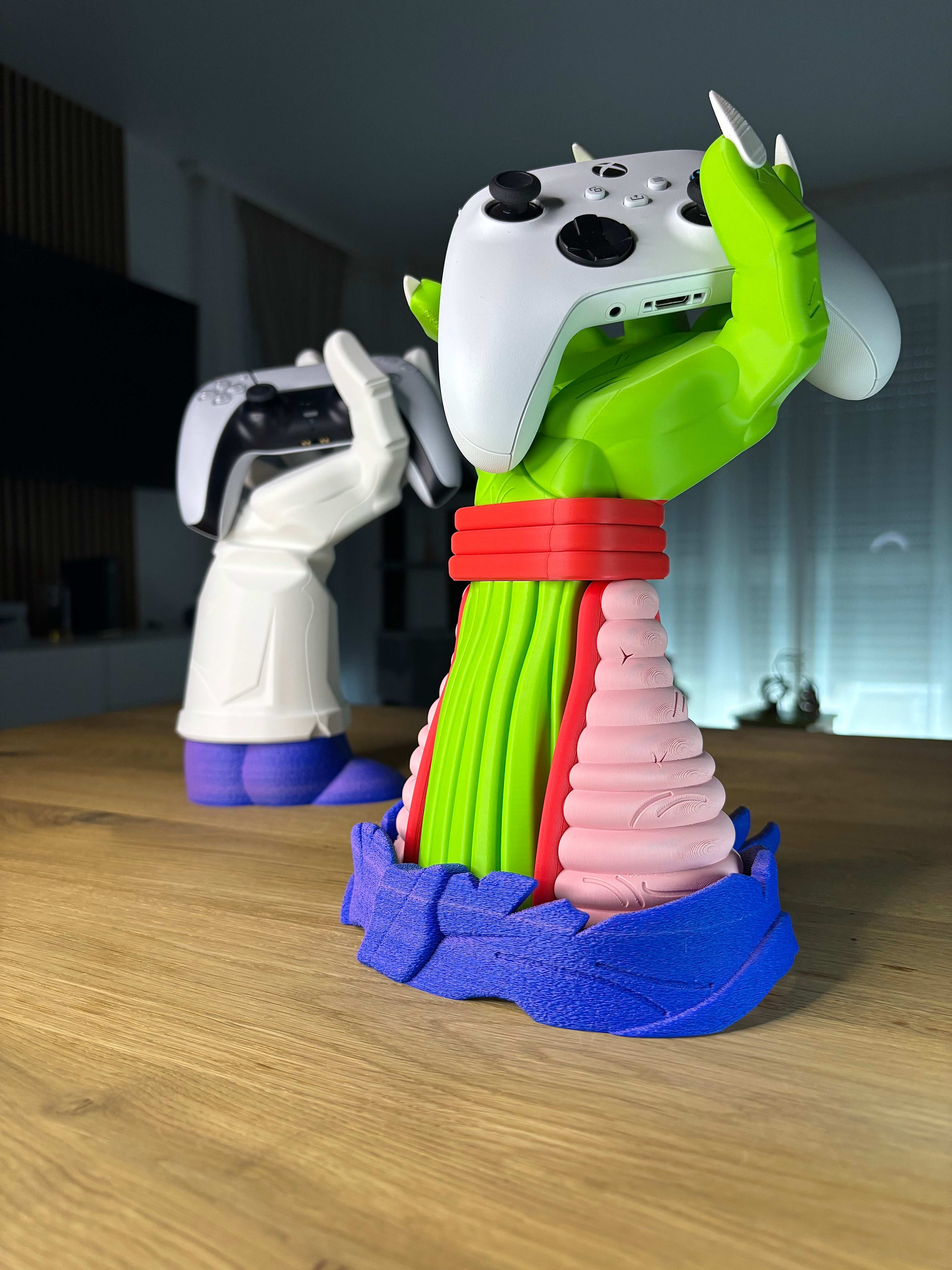 Anime-Inspired Universal Controller Holder – Piccolo-Style Hand Stand