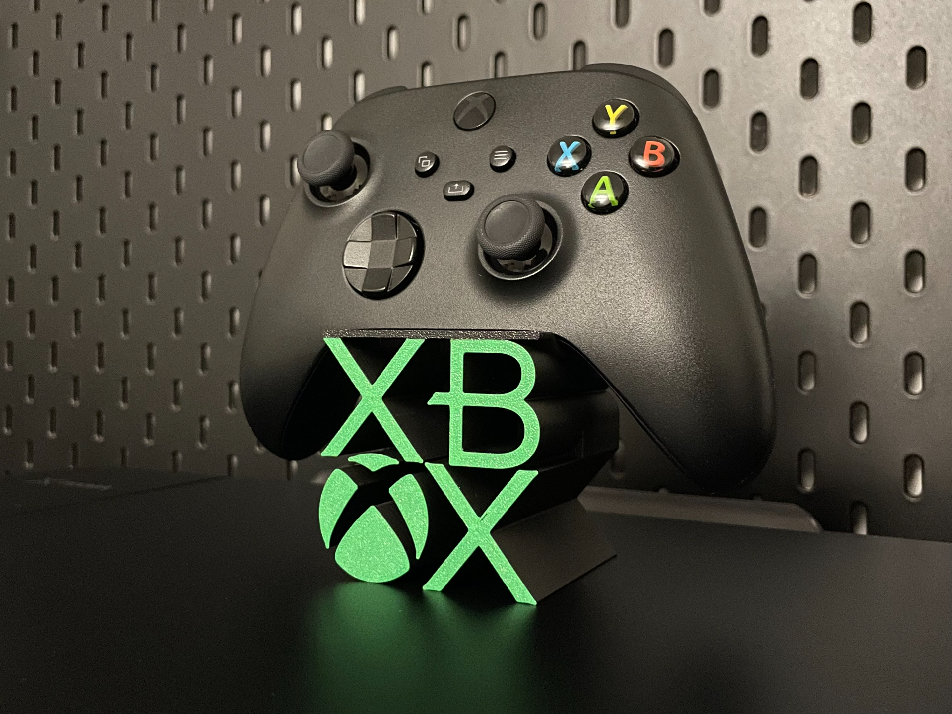 Xbox Controller Holder – Compact Stand for Xbox Controllers – Gaming Desk Accessory