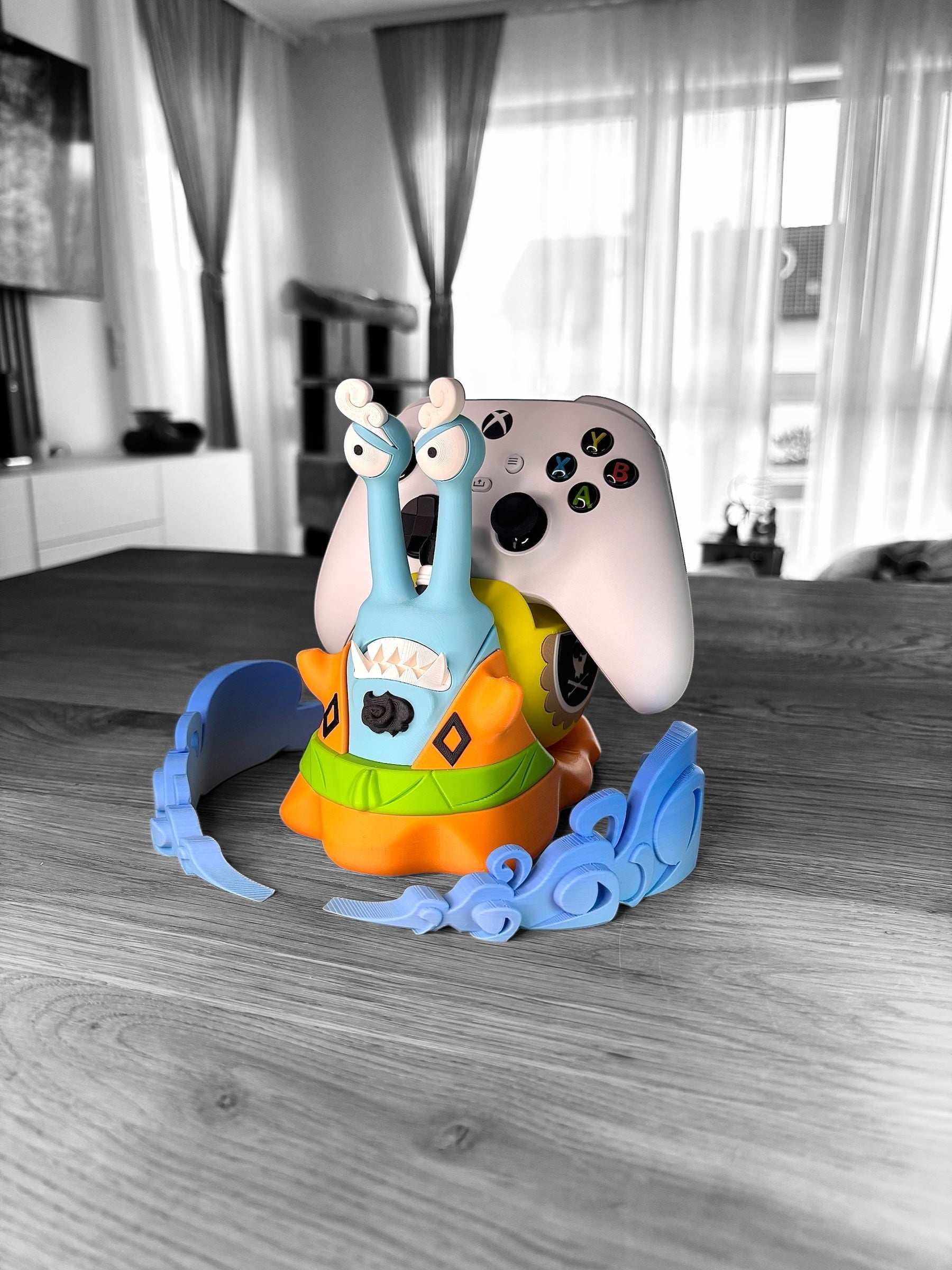 DIY Anime Xbox Controller Stand "Jinbe" Inspired from One Piece