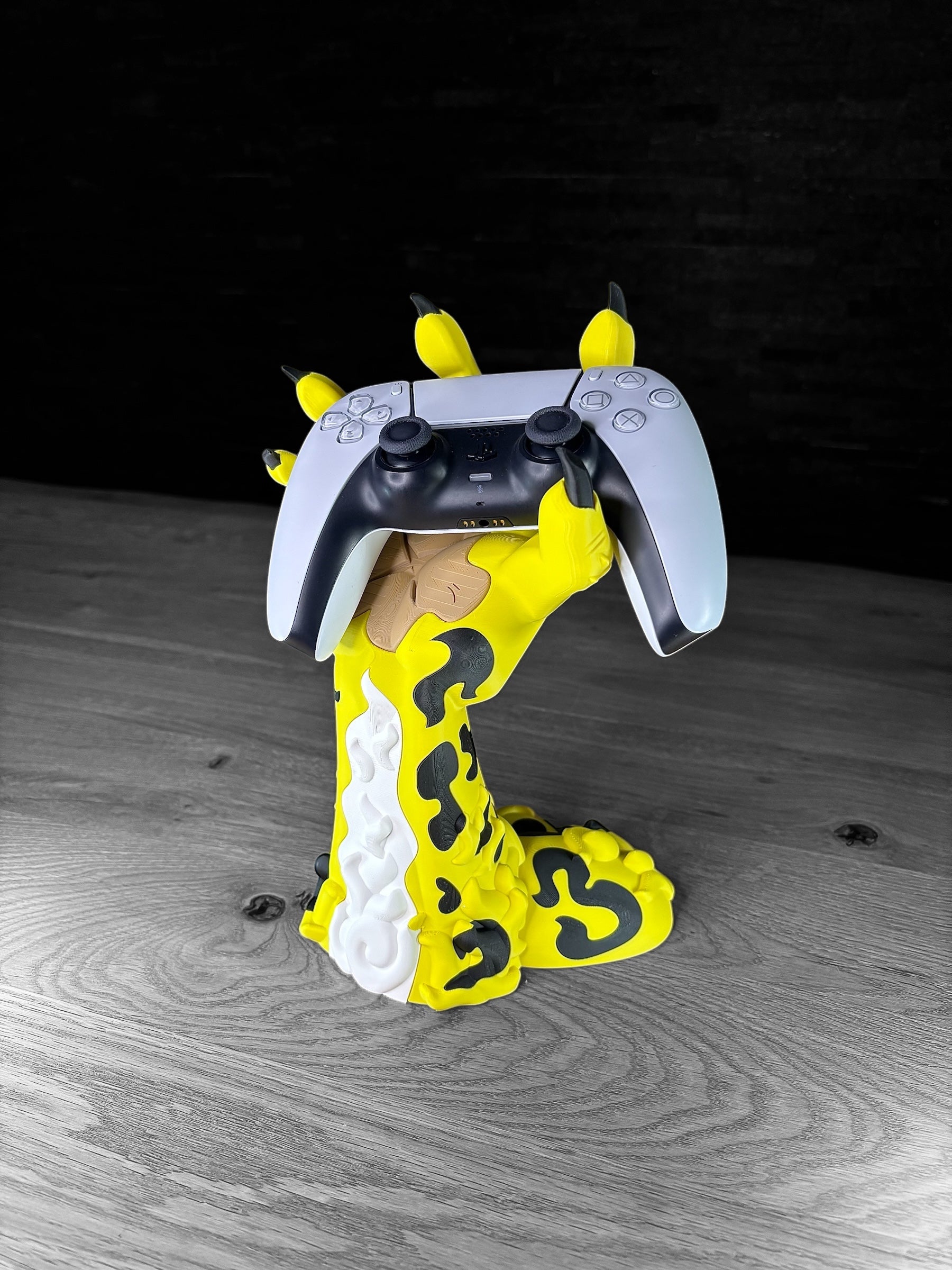 Rob Lucci Anime Controller Stand – One Piece Hand Display for PS5, Xbox, Switch – Universal Gamer Gift – Fan Art Gamepad Holder