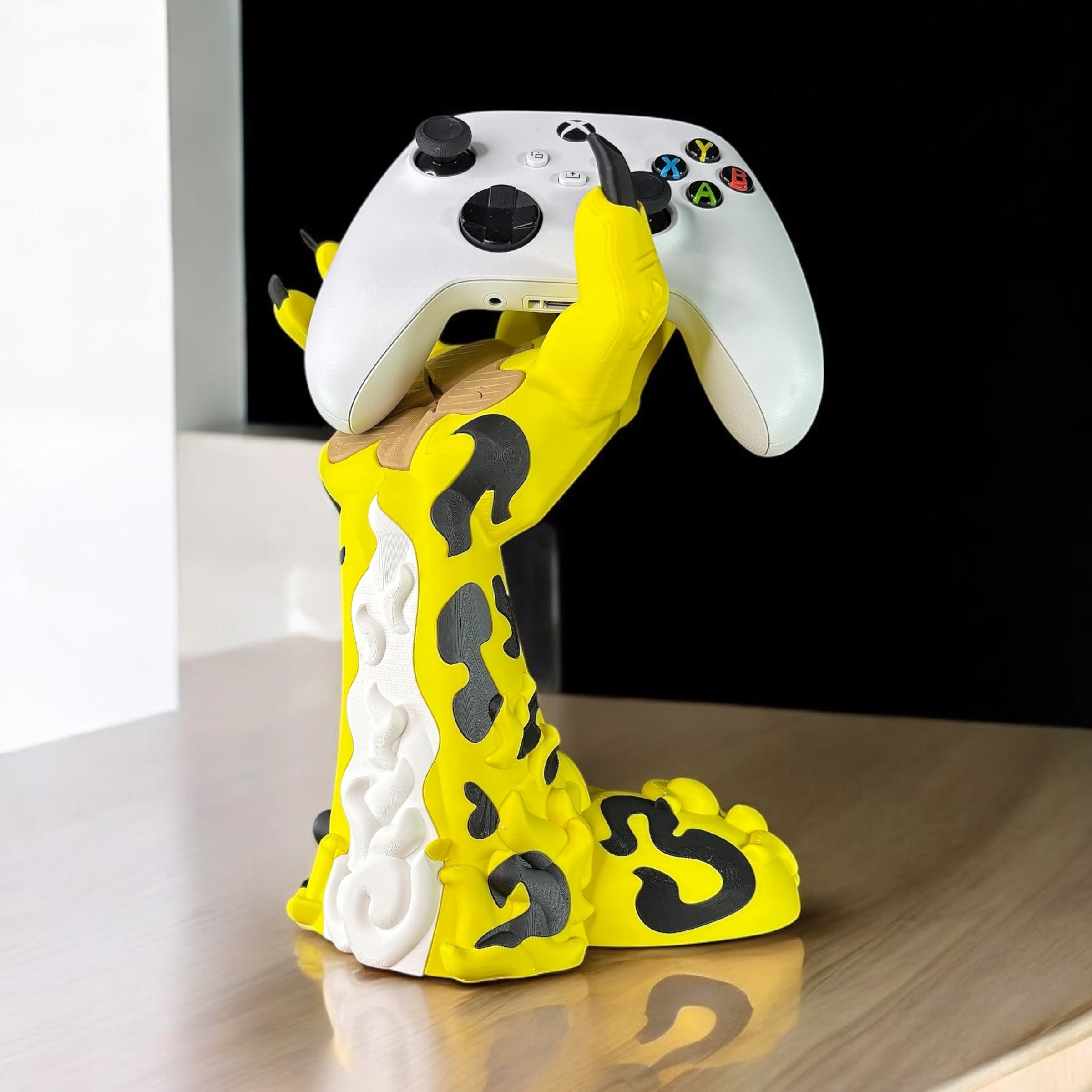 Rob Lucci Anime Controller Stand – One Piece Hand Display for PS5, Xbox, Switch – Universal Gamer Gift – Fan Art Gamepad Holder