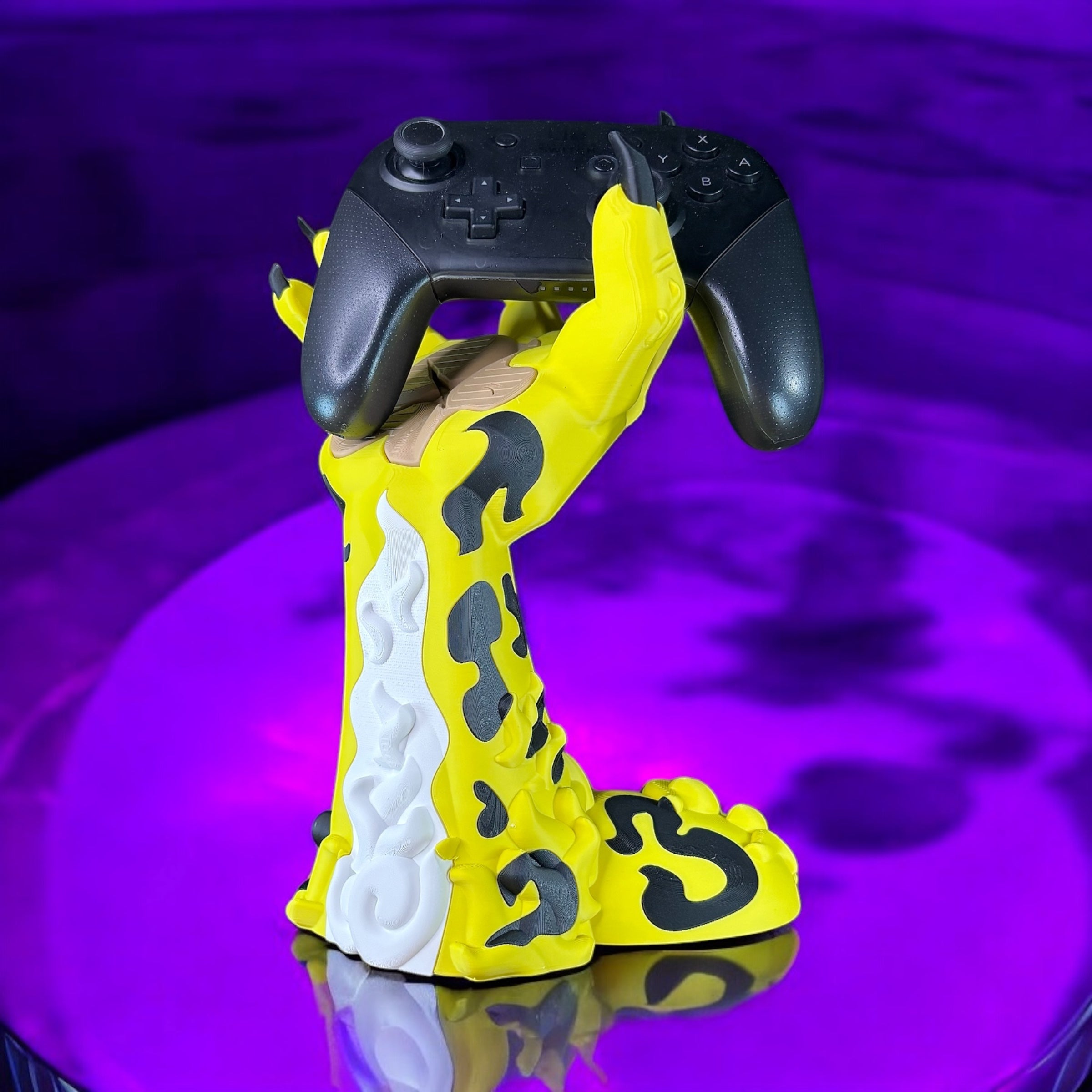 Rob Lucci Anime Controller Stand – One Piece Hand Display for PS5, Xbox, Switch – Universal Gamer Gift – Fan Art Gamepad Holder