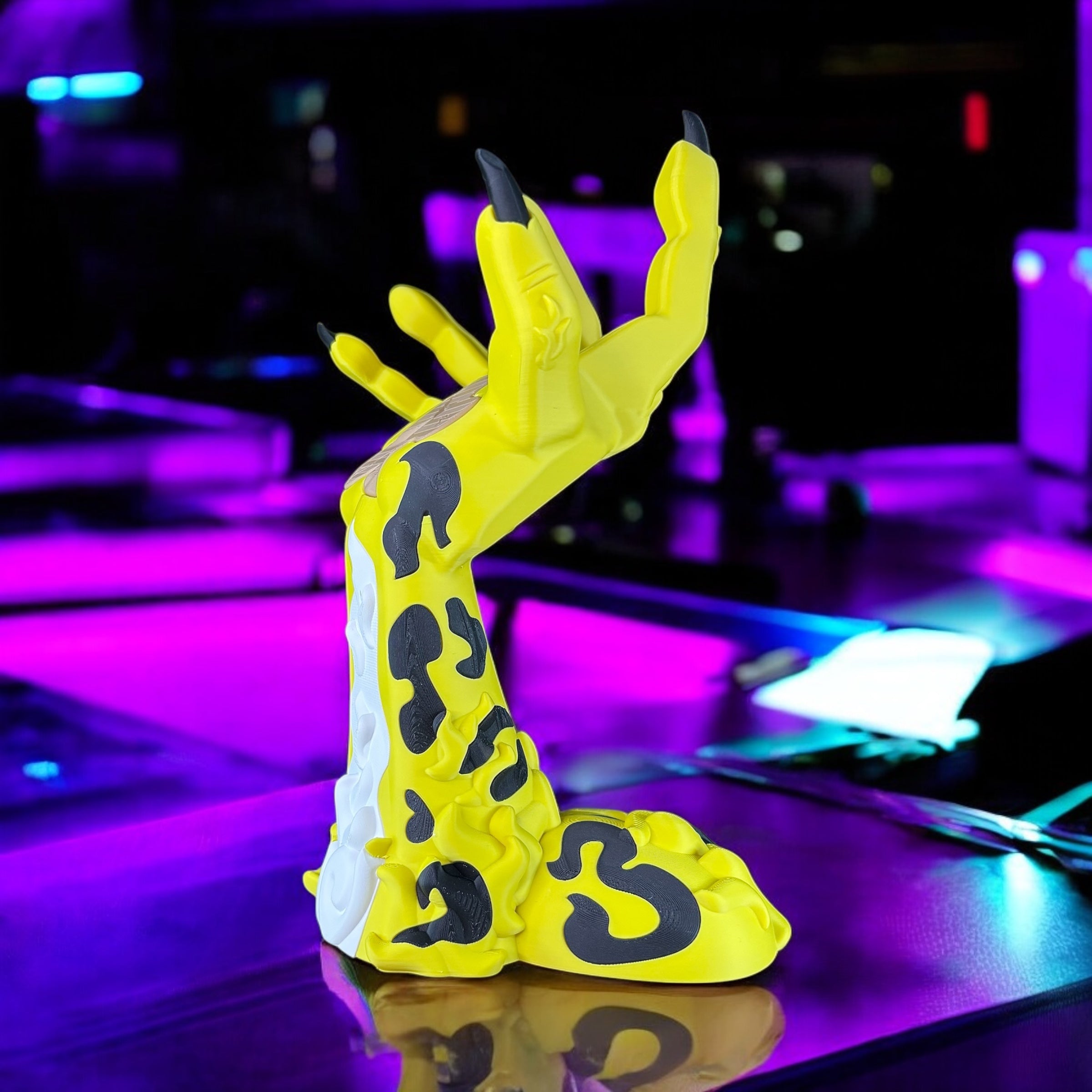 Rob Lucci Anime Controller Stand – One Piece Hand Display for PS5, Xbox, Switch – Universal Gamer Gift – Fan Art Gamepad Holder