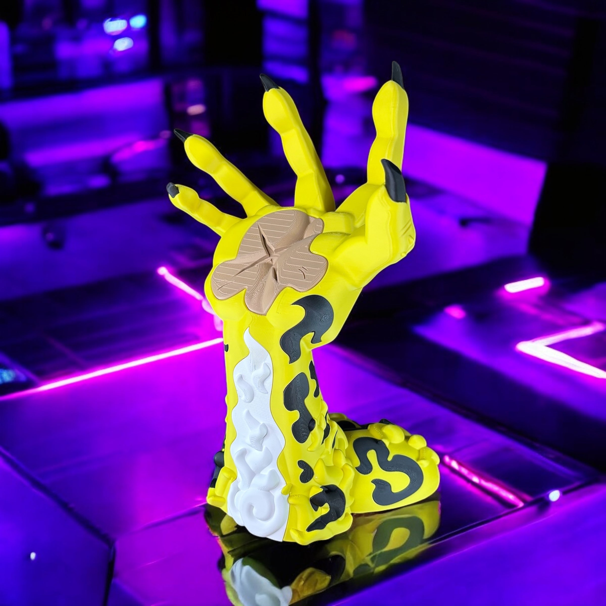 Rob Lucci Anime Controller Stand – One Piece Hand Display for PS5, Xbox, Switch – Universal Gamer Gift – Fan Art Gamepad Holder