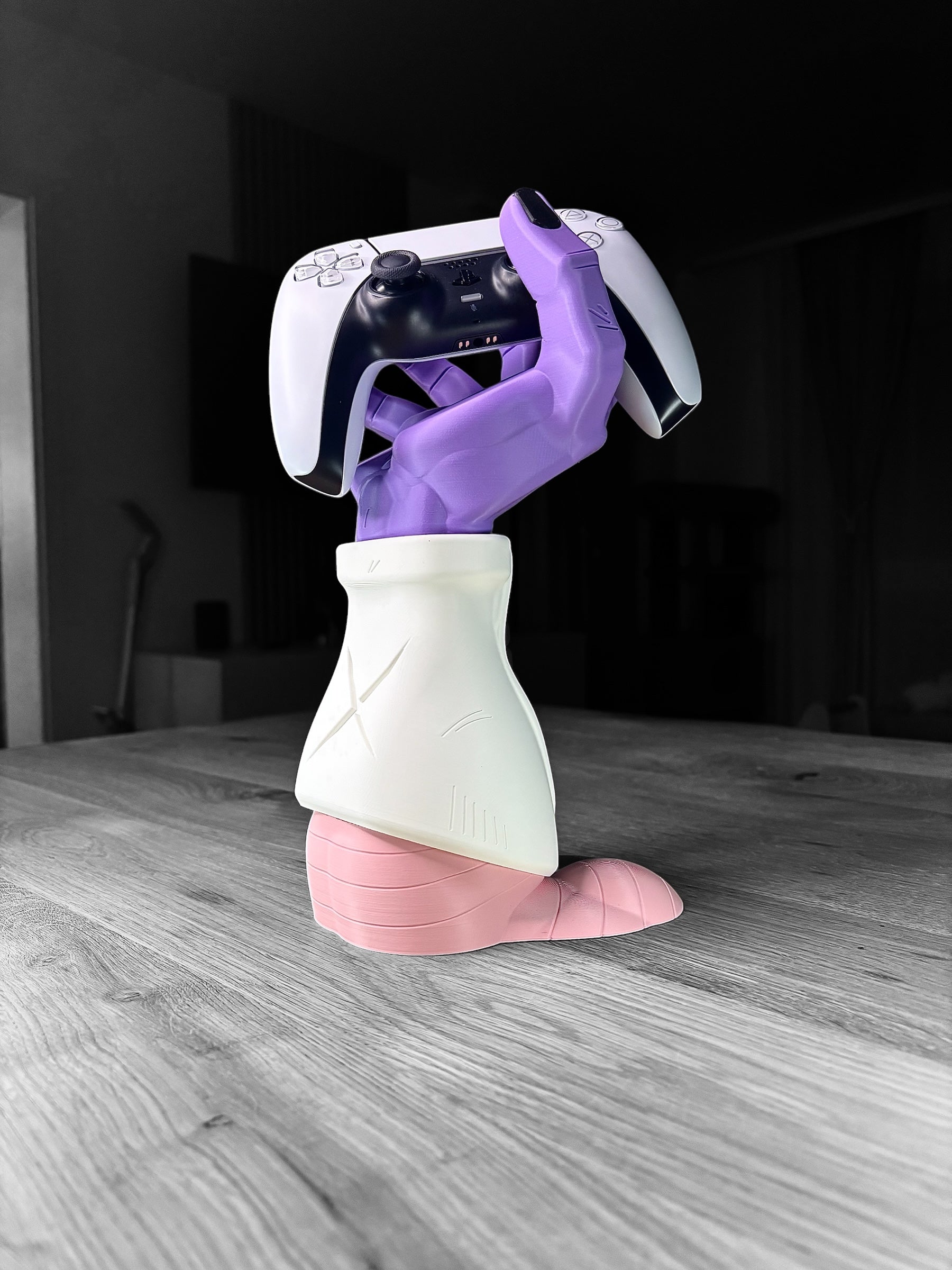 Frieza Controller Stand - 3D Printed First Form Dragon Ball Z Display - Gaming Desk Decor - Universal Holder for Xbox PS5 Switch