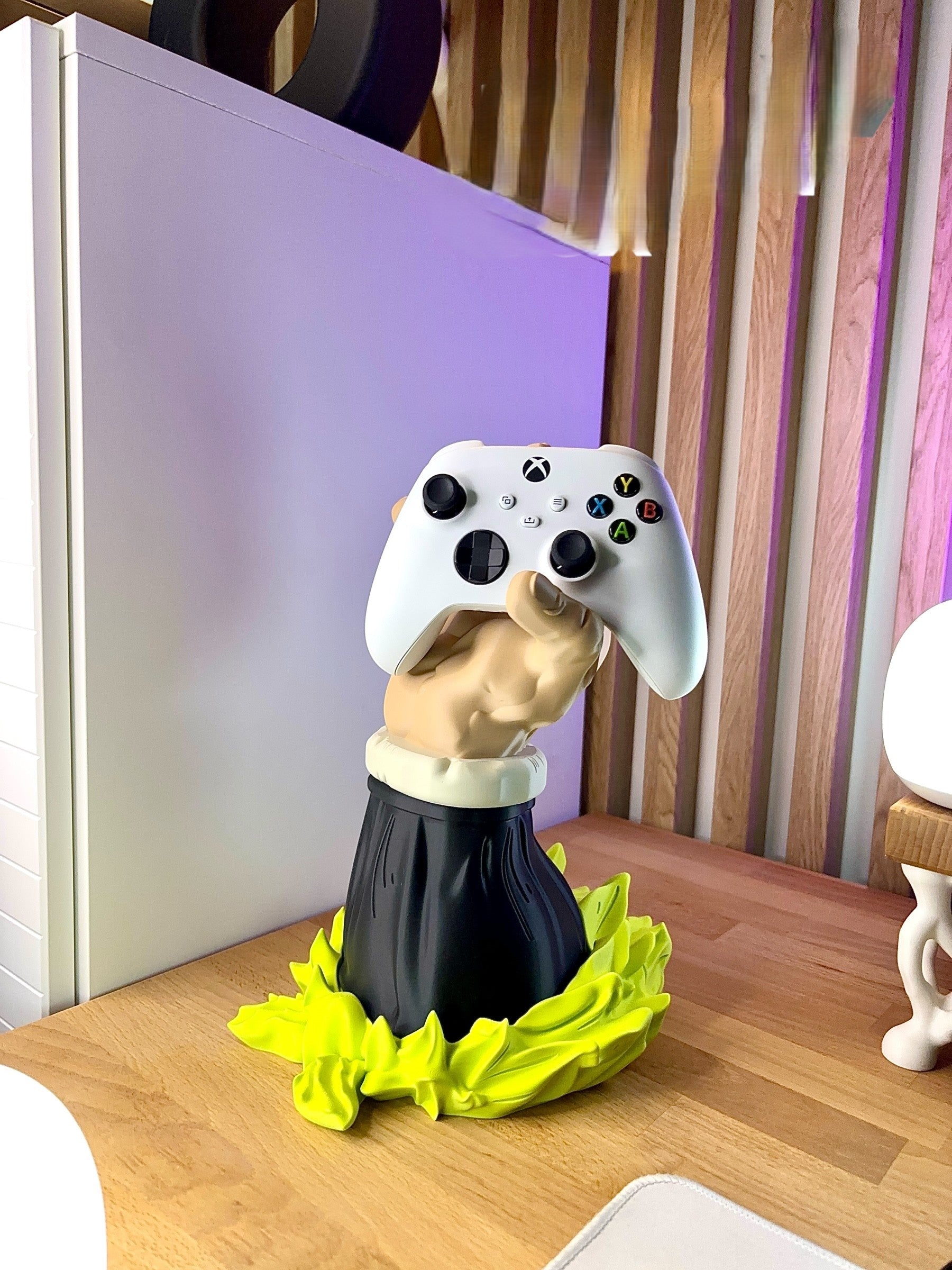 Broly Super Saiyan Controller Holder – Dragon Ball Z Gaming Stand – Goku Vegeta Inspired PS5 Xbox Display Dock