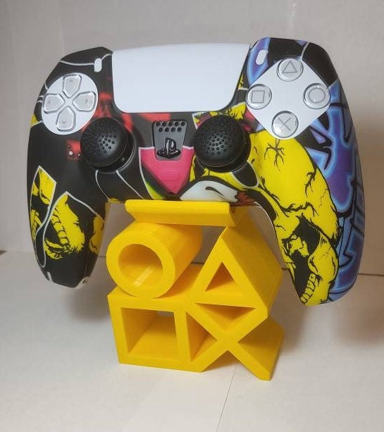 Playstation 5 Playstation 4 PS5 & PS4 Controller Display Stand (Dualsense and Dualshock) 3D Printing - 3DPrintingLabDesigns